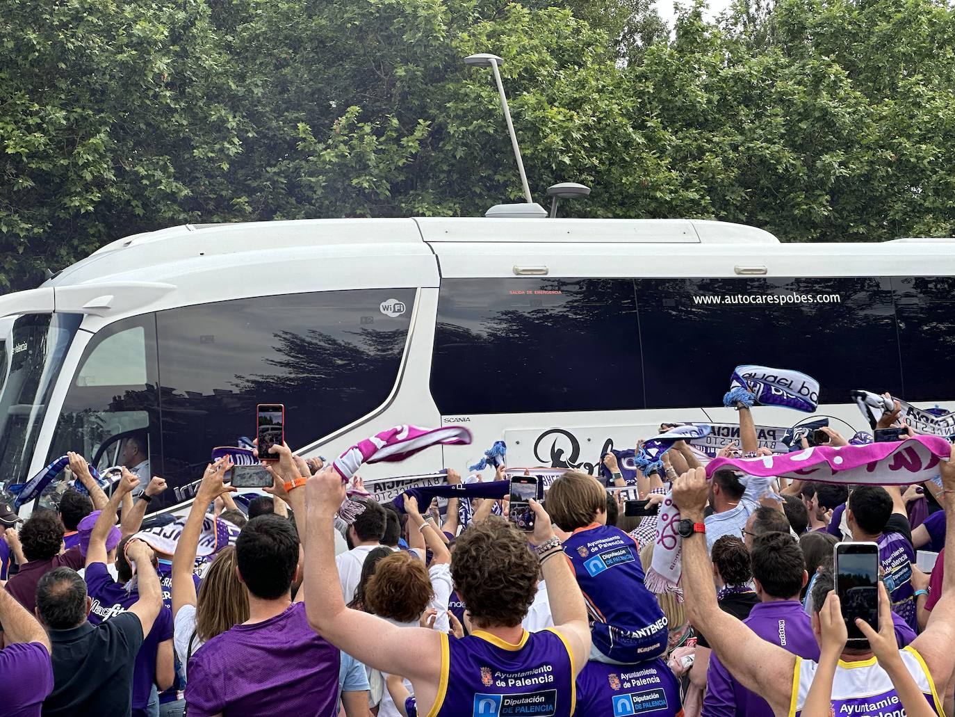 Ambientazo en la previa de la final entre Zunder Palencia y Hereda San Pablo