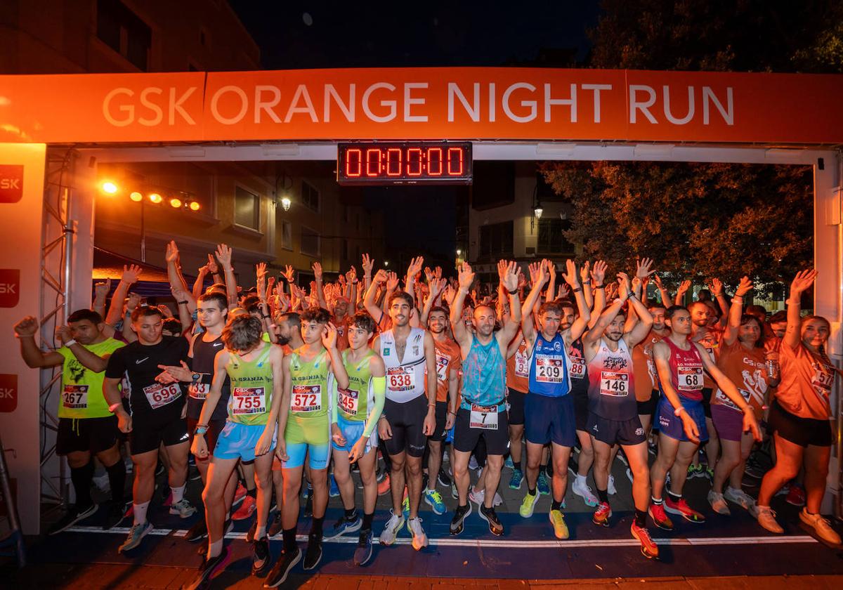 Los arandinos se volcaron con la carrera nocturna GSK Orange Night Run.