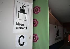 Cartel indicativo de una mesa electoral en Burgos en las elecciones municipales celebradas el pasado 28 de mayo