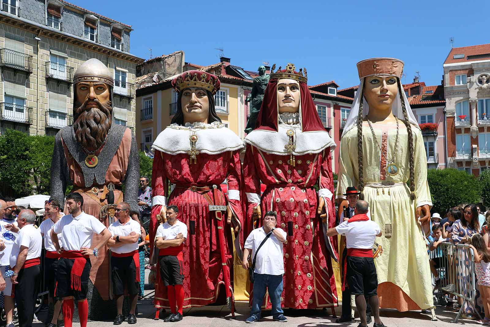 Bailes y tradiciones en los Sampedros