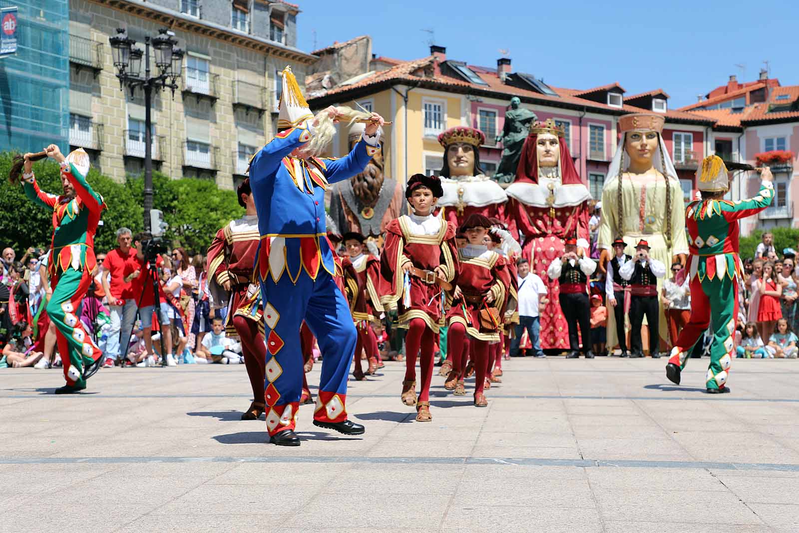 Bailes y tradiciones en los Sampedros