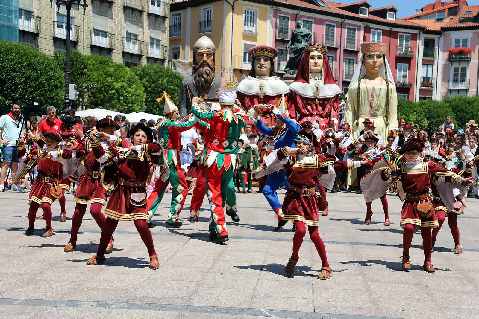 Bailes y tradiciones en los Sampedros