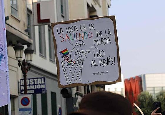 Cientos de burgaleses se manifiestan por el colectivo LGTBI+