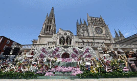 Ofrenda de Flores a Santa María la Mayor en Burgos.