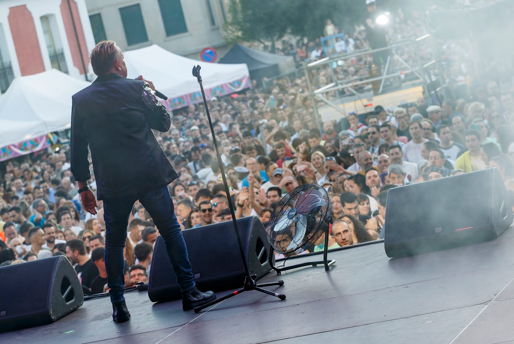 Burgos se mueve al ritmo de los 90