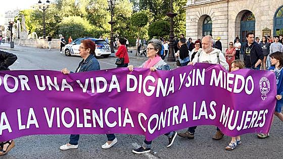Dos concentraciones a la misma hora para condenar el presunto asesinato machista de Burgos