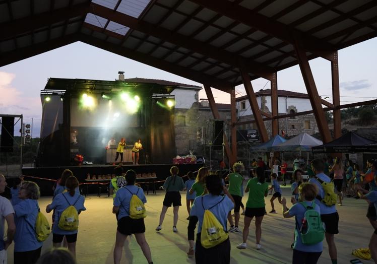 Actividades de música y ejercicio durante las pasadas ediciones de la Travesía Nocturna, Ruta del Boletus