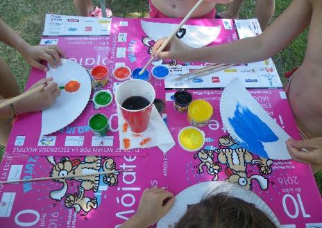 Imagen secundaria 1 - Un chapuzón solidario en Burgos para visibilizar la lucha contra la Esclerosis Múltiple