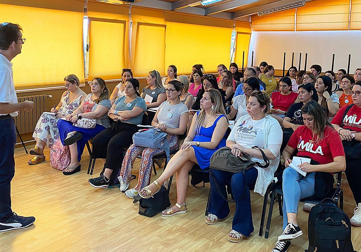Profesionales chilenos en la jornada 'Una aproximación al Autismo: Comprensión y estrategias de intervención a lo largo de la vida'.