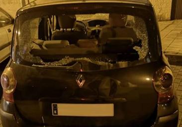 Detenida por reventar el coche de una compañera con un cazo de cocina en Villalonquéjar