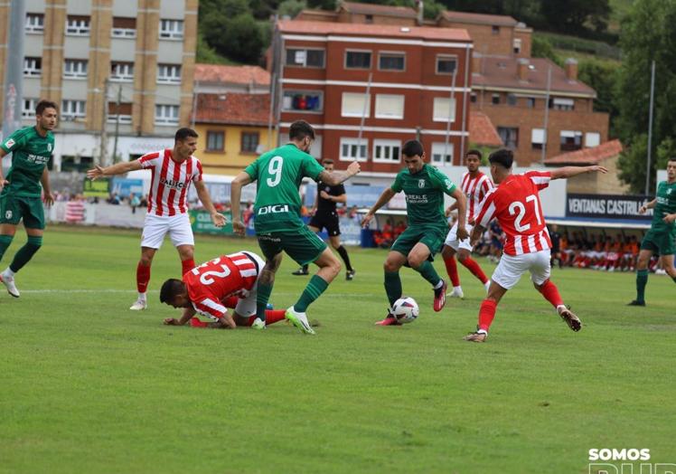 Imagen principal - Encuentro amistoso entre el Burgos CF y el Sporting. 