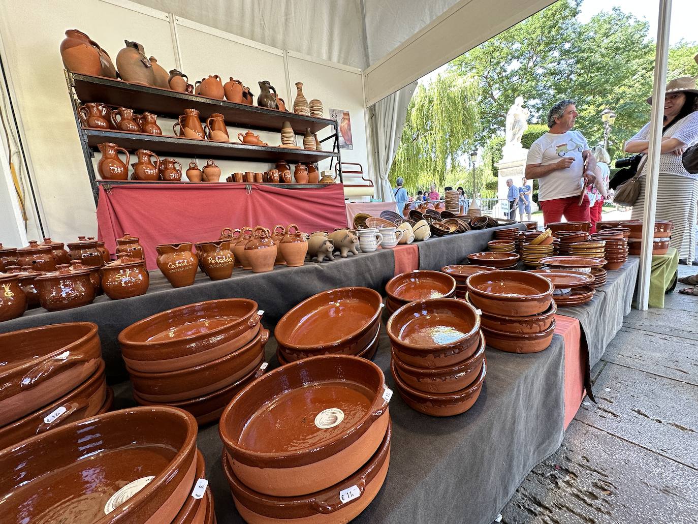 La cerámica, protagonista en el Paseo del Espolón de Burgos