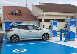 Punto de recarga de coches electricos de la empresa palentina Easycharger en el Area de Servicio de Tudana en Aranda de Duero, Burgos.