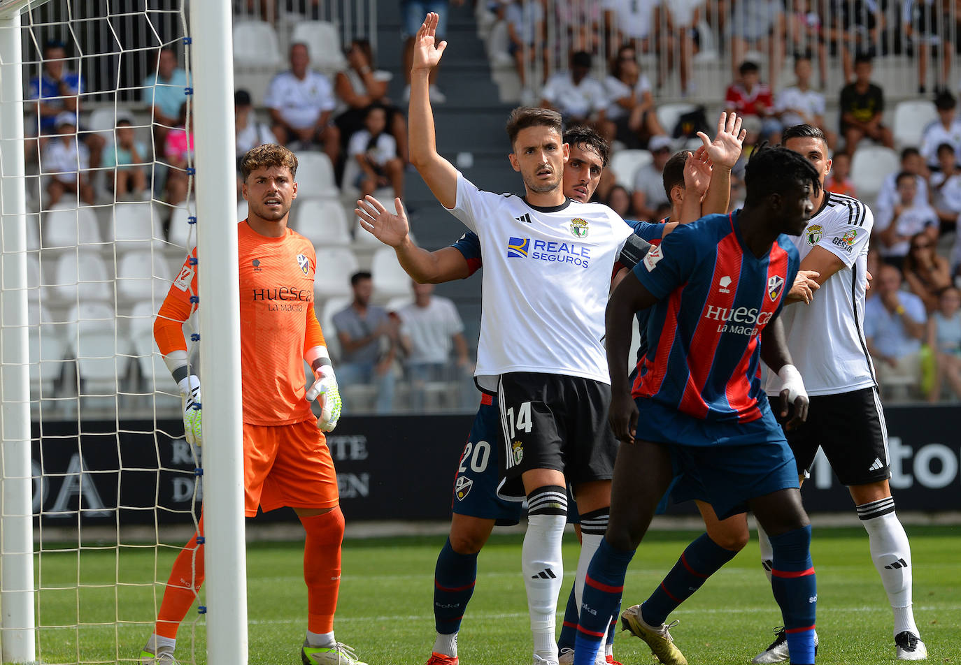 Empate en el estreno liguero del Burgos CF en El Plantío