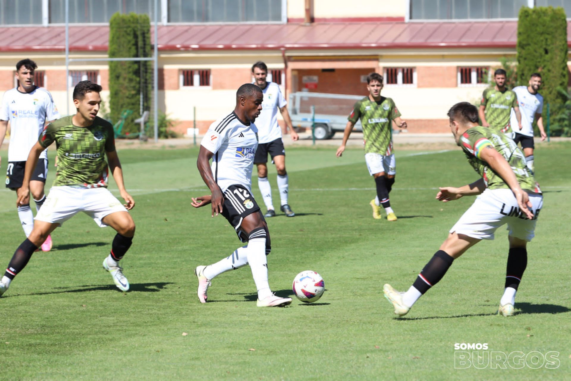 El Burgos CF cierra la pretemporada con un empate ante la SD Logroñés