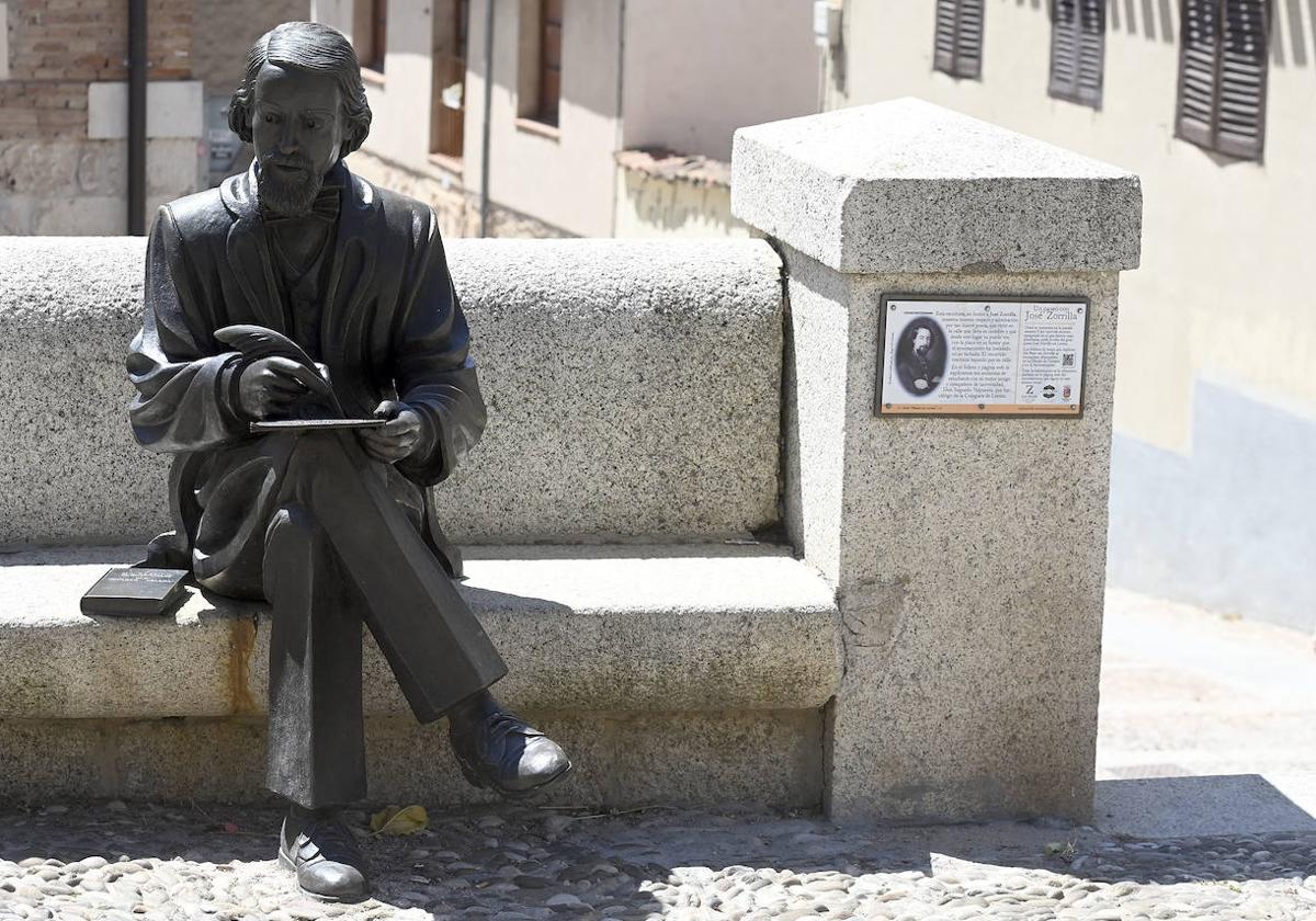 Estatua de José Zorrilla en la villa ducal de Lerma