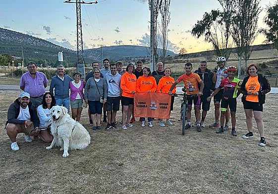 Luis Ortega, junto a amigos y miembros de la Asociación de Donantes de Médula Ósea de Burgos.