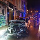 Arde un coche estacionado en San Pedro de la Fuente