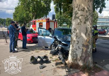 Herida una mujer en Burgos tras chocar su coche contra un árbol