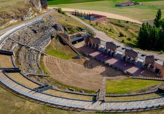 Escenario de la ciudad romana de Clunia.