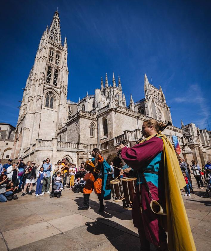 Imagen secundaria 2 - El Cid emprende su viaje a Valencia y Madrid a lomos del festival Burgos Cidiano