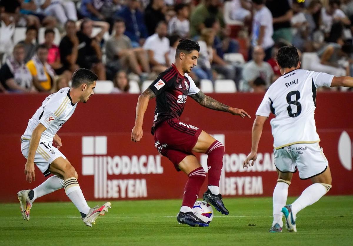 Álex Sancris estreno titularidad con el Burgos CF en el Carlos Belmonte