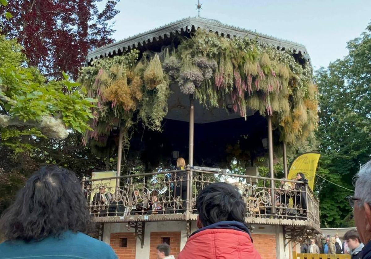 El templete del Paseo del Espolón amenizará el centro de Burgos con música los domingos por la mañana