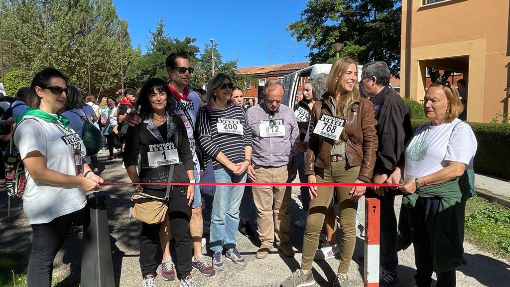 Un millar de burgaleses participan en la Marcha de Peñas solidaria