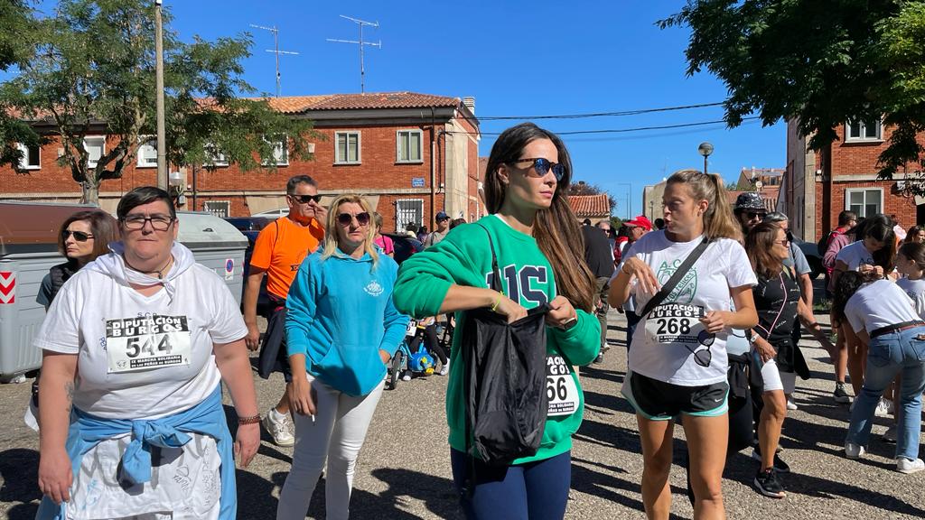 Un millar de burgaleses participan en la Marcha de Peñas solidaria