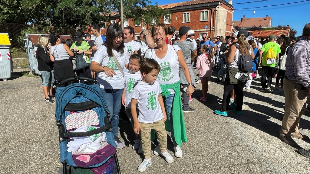 Un millar de burgaleses participan en la Marcha de Peñas solidaria