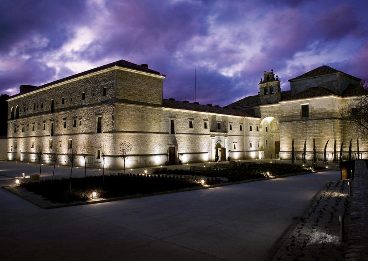 Imagen secundaria 1 - Peñaranda de Duero, Silos y la Senda de los Moros, pueblos y paisajes de Arlanza y la Ribera del Duero. 