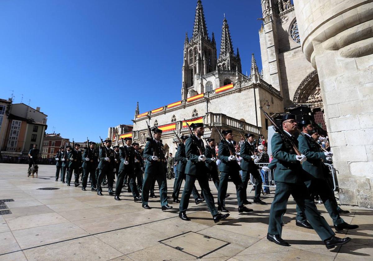 Imagen principal - Acto de la Guardia Civil en el día de su patrona en Burgos. 