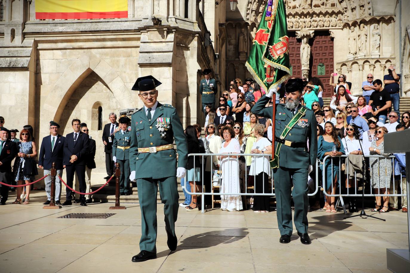 La plaza del Rey San Fernando acoge la celebración de la festividad de la patrona de la Guardia Civil