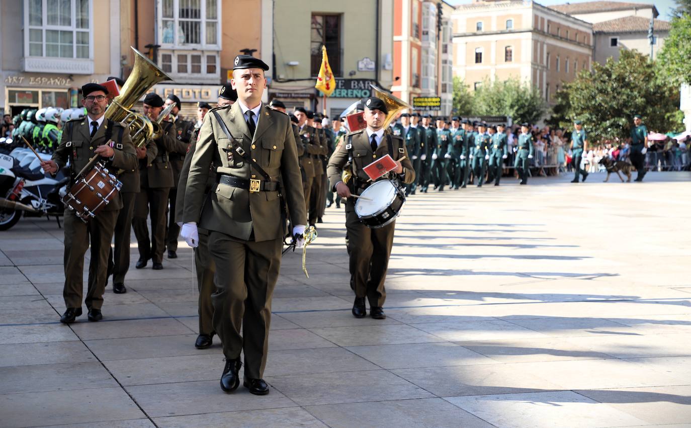 La plaza del Rey San Fernando acoge la celebración de la festividad de la patrona de la Guardia Civil