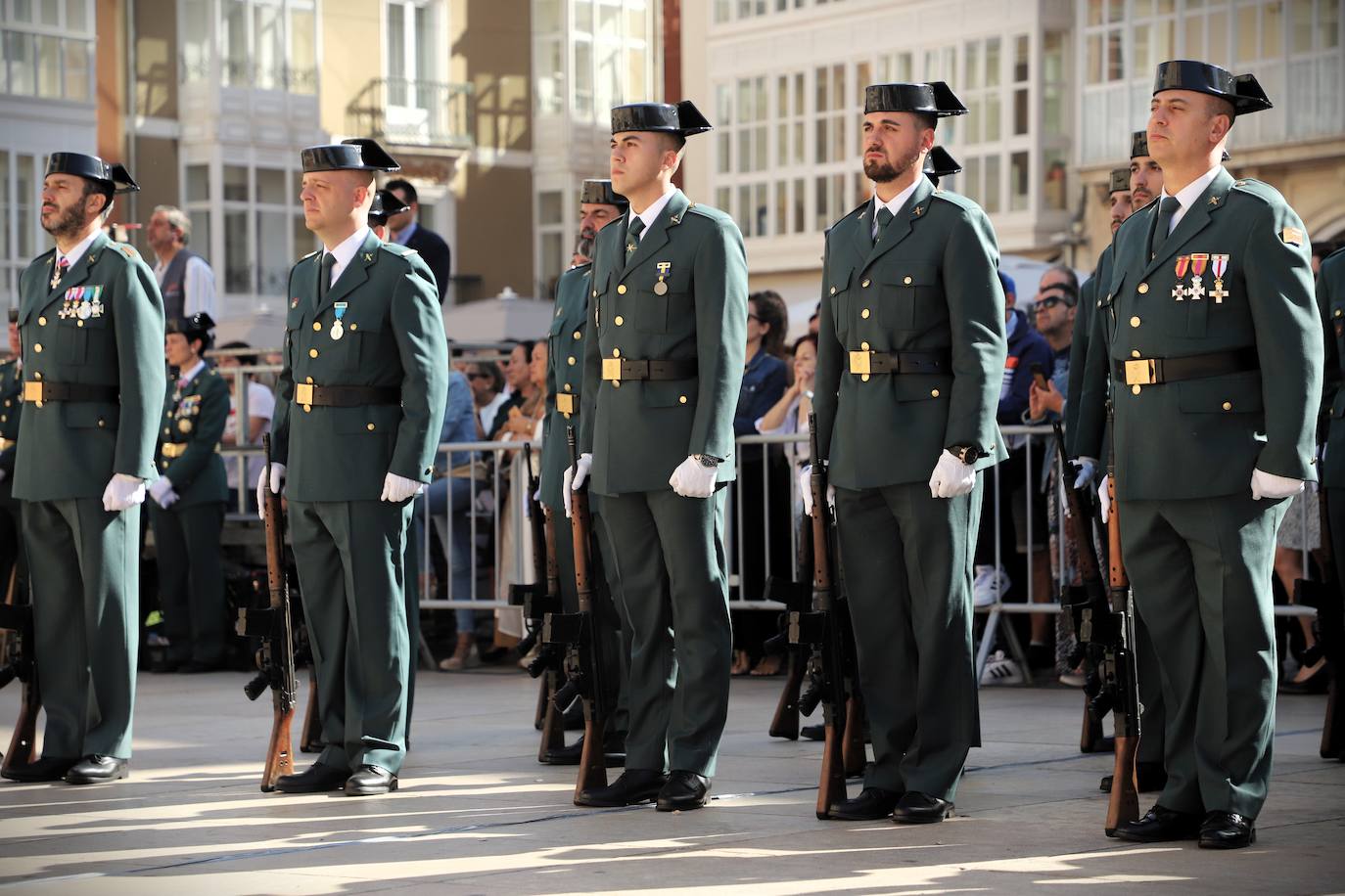 La plaza del Rey San Fernando acoge la celebración de la festividad de la patrona de la Guardia Civil