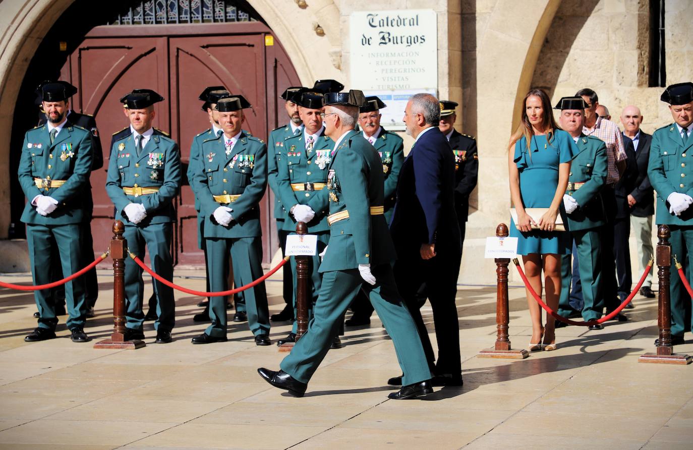 La plaza del Rey San Fernando acoge la celebración de la festividad de la patrona de la Guardia Civil