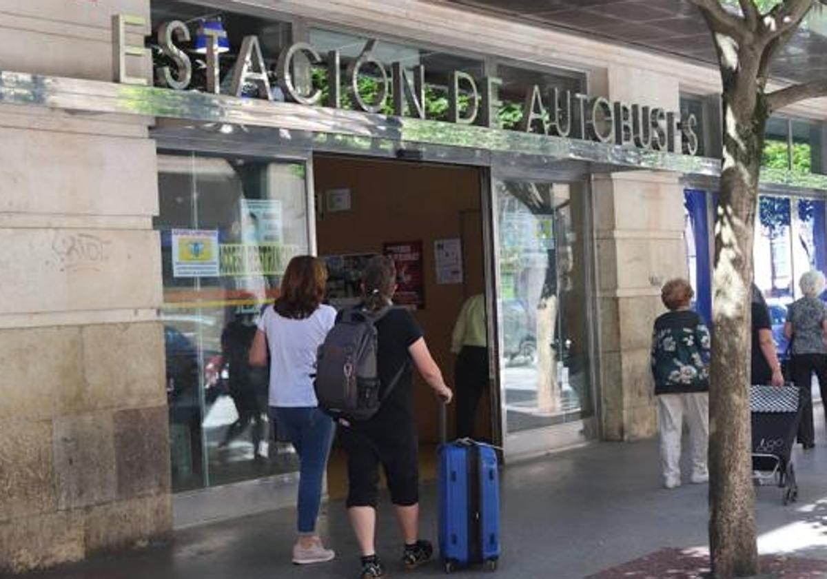 Entrada a la estación de autobuses de Burgos.