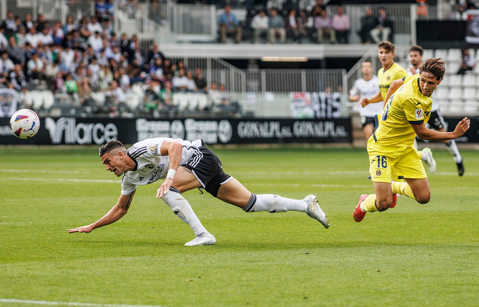 La victoria del Burgos CF ante el Villarreal B, en imágenes