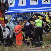 Dos muertos y diez heridos en las carreteras de la región en el puente del Pilar