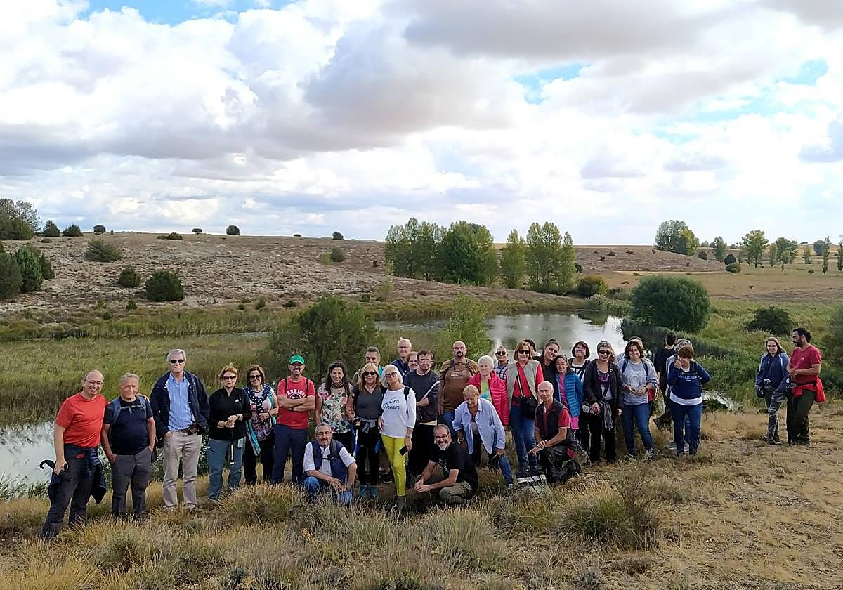 Participantes en una de las rutas ambientales, organizadas por la UBUverde.