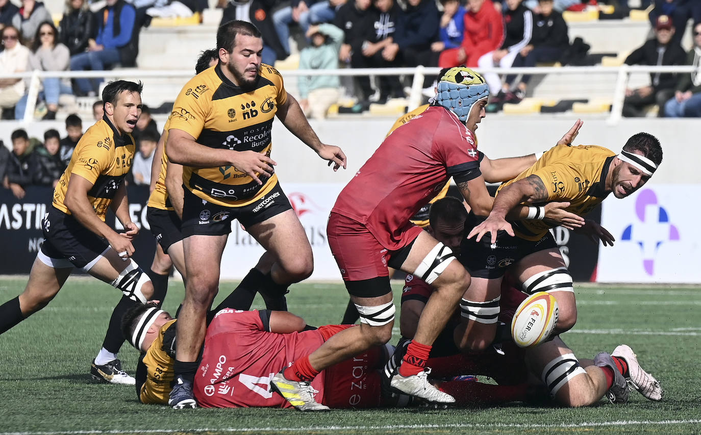 El Recoletas Burgos Caja Rural impone su ley en San Amaro