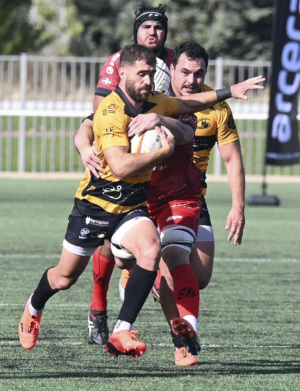 El Recoletas Burgos Caja Rural impone su ley en San Amaro