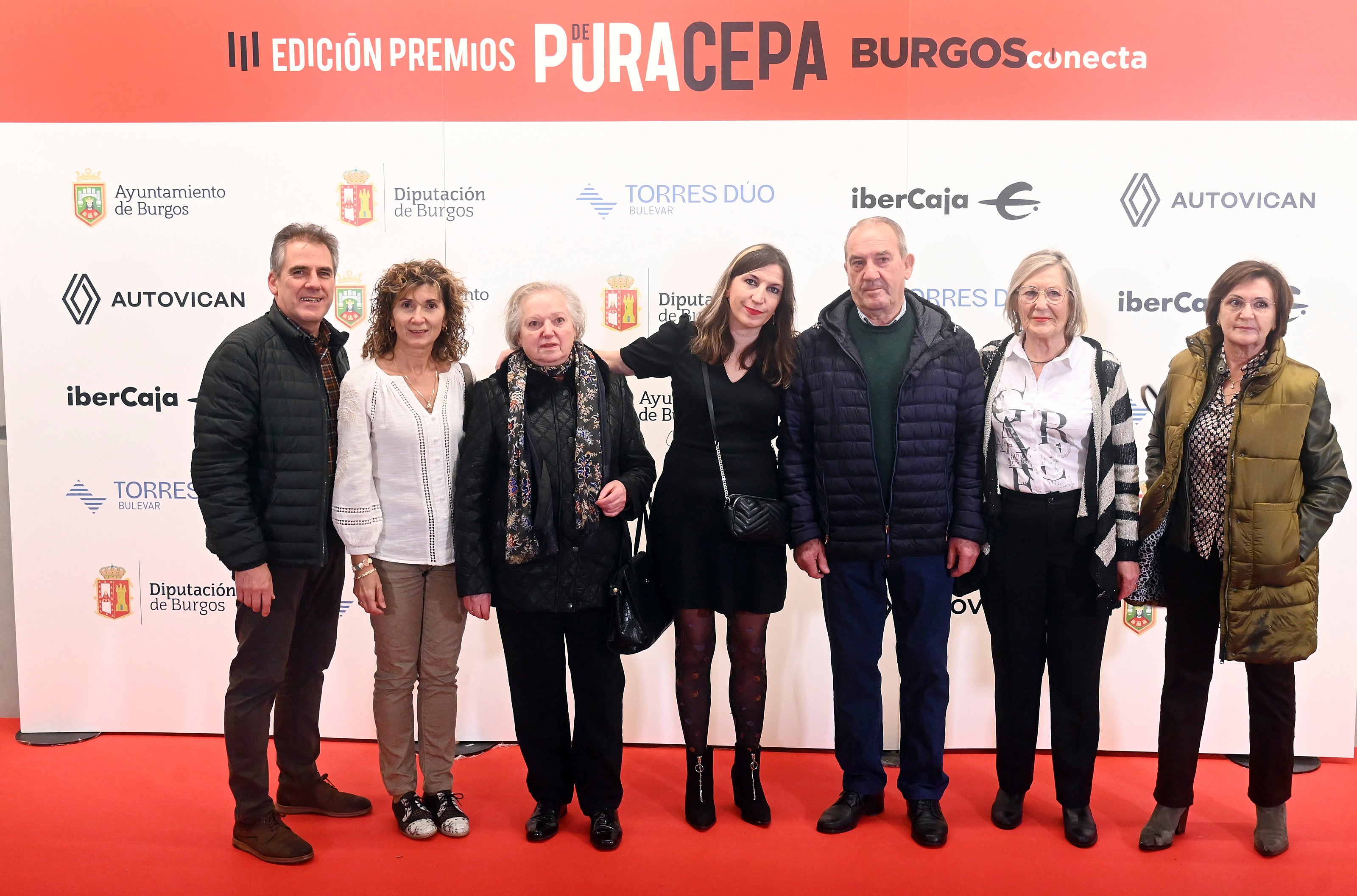 Luis, Felicidad, Josefa González, María Velasco, Enrique Velasco, Mayte Lobín, Piedad González