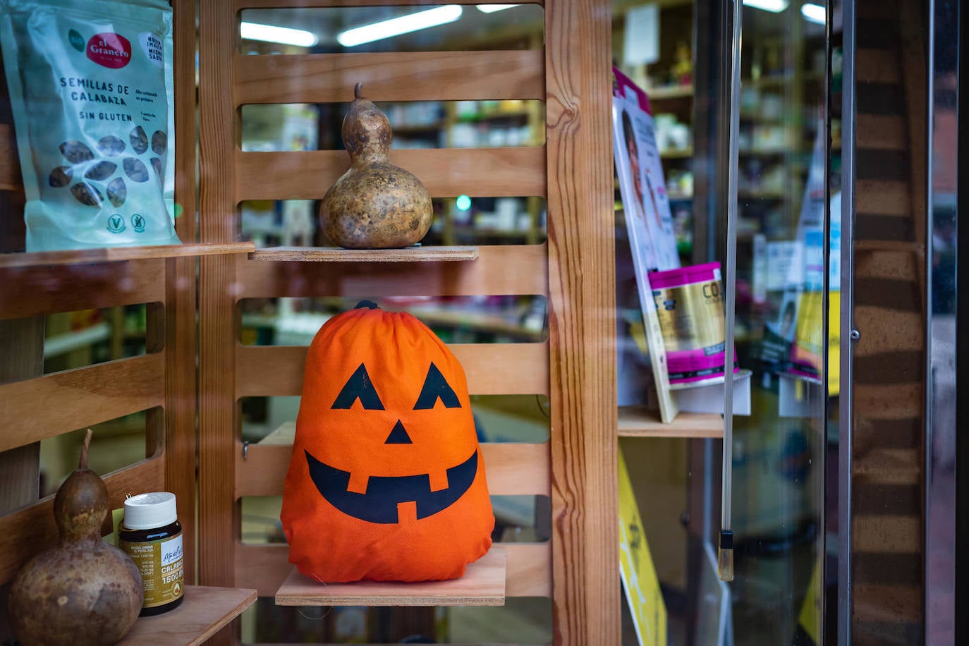 Los escaparates de Gamonal se apuntan a Halloween