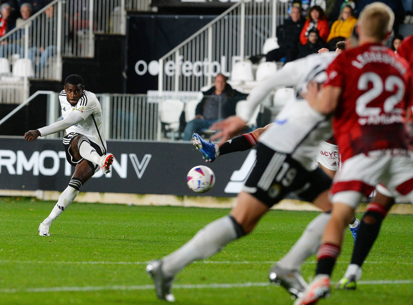 El empate del Burgos CF frente al Zaragoza, en imágenes