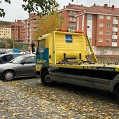 Revientan dos coches para intentar robar en la calle María de Zayas