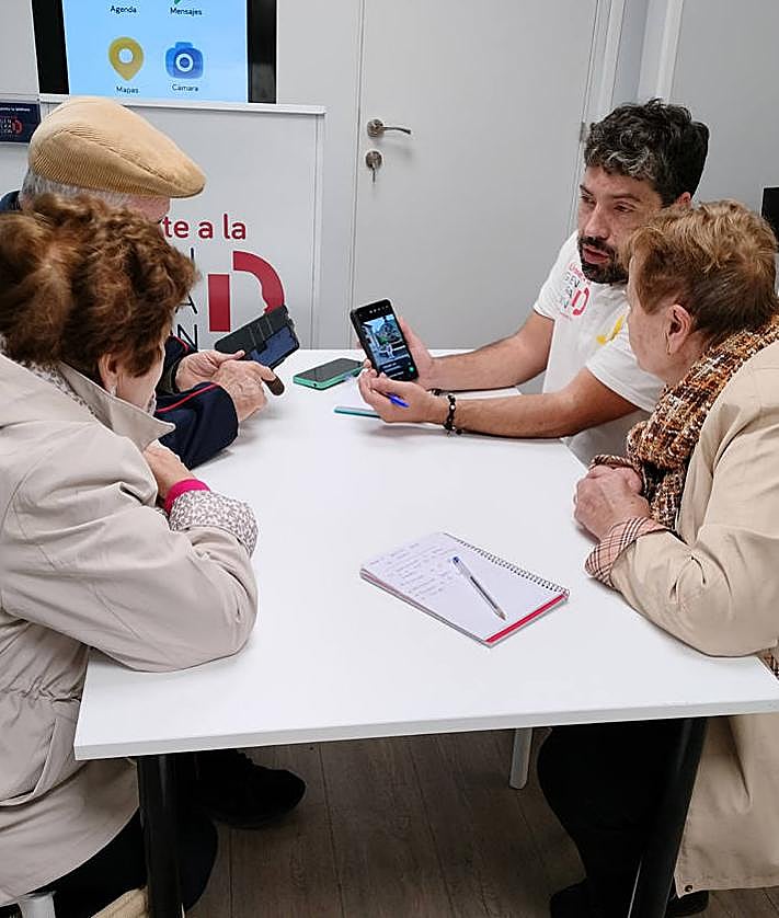 Imagen secundaria 2 - La campaña itinerante &#039;Generación D&#039; recorrerá Burgos para formar en habilidades digitales