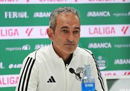 Pablo Lago en la rueda de prensa tras acabar el partido.