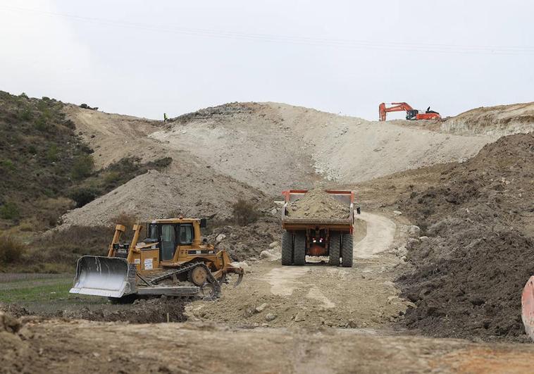 Las máquinas llevan ya varias jornadas trabajando en el entorno de Ubierna