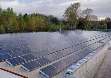 Aguas de Burgos instala 2.224 placas solares para reducir costes energéticos en la depuradora